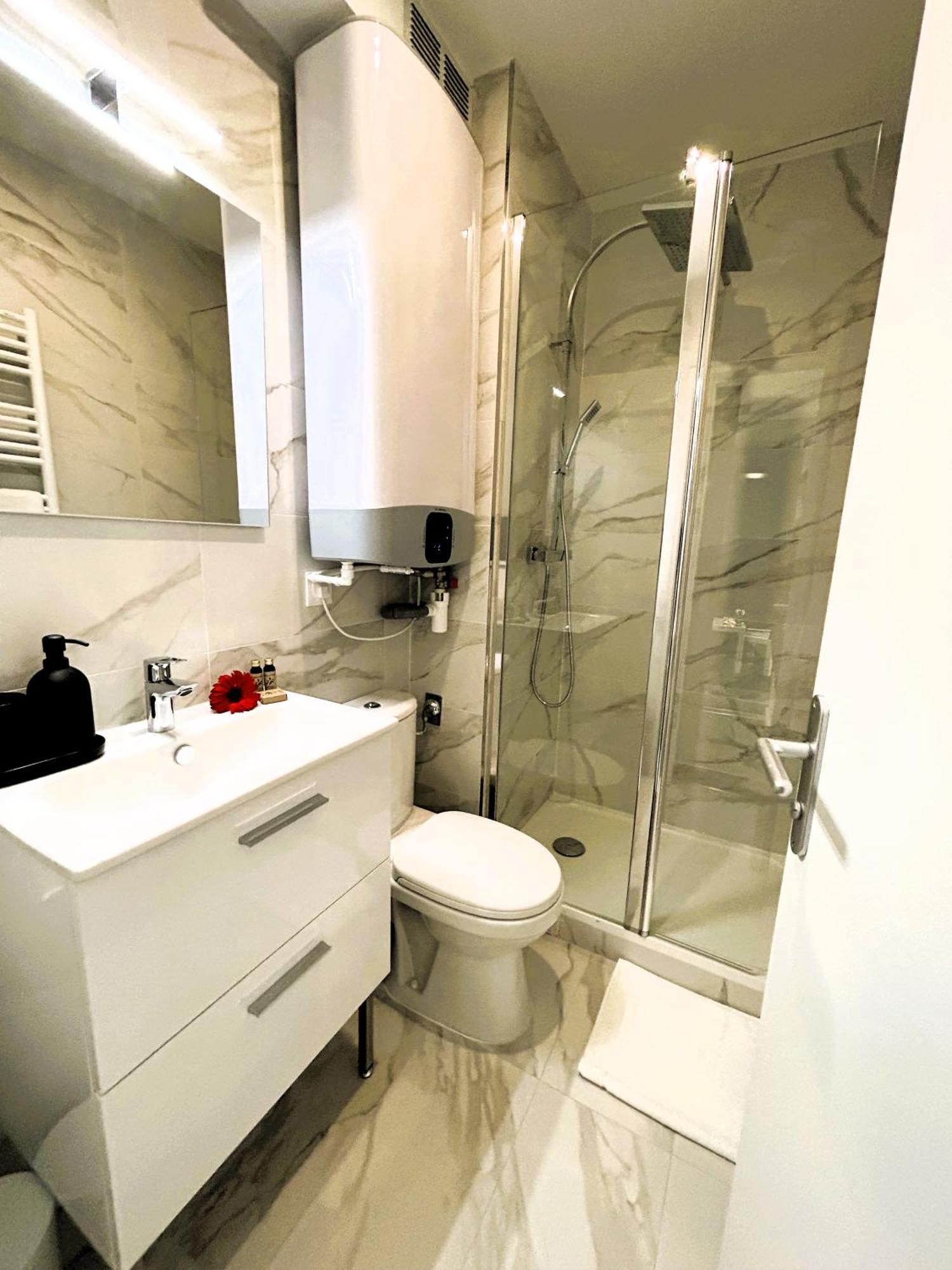 La Maison Hugo Montreuil  Eksteriør bilde